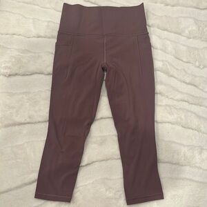 🌟 Athleta Salutation Stash Pocket Capri Tight Leggings 💜 Volcanic Violet XS